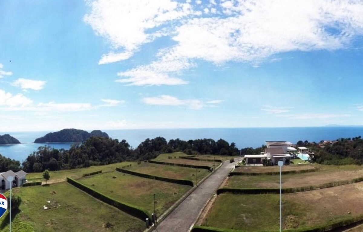 Building Lots for sale in Hermosa BeachHerradura BayPunta Leona Costa Rica