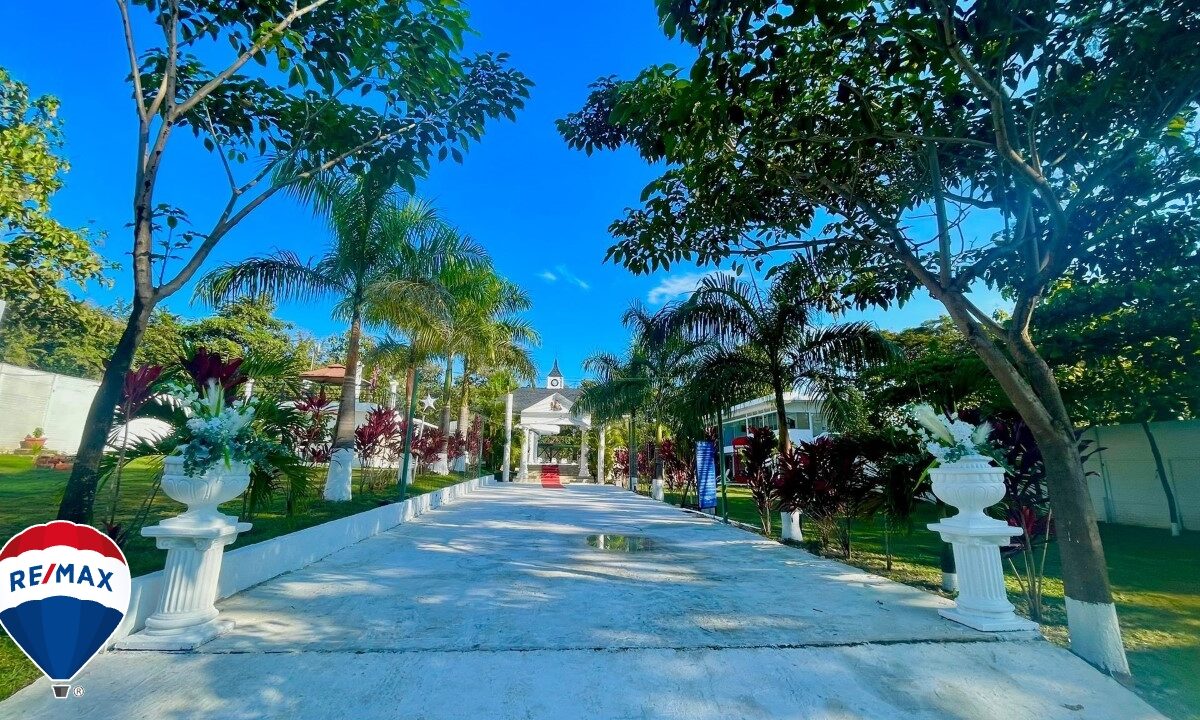 Hotel - B&B for sale in Tarcoles Costa Rica