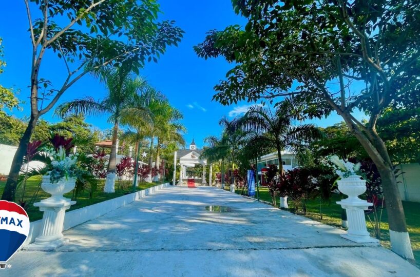 Hotel - B&B for sale in Tarcoles Costa Rica