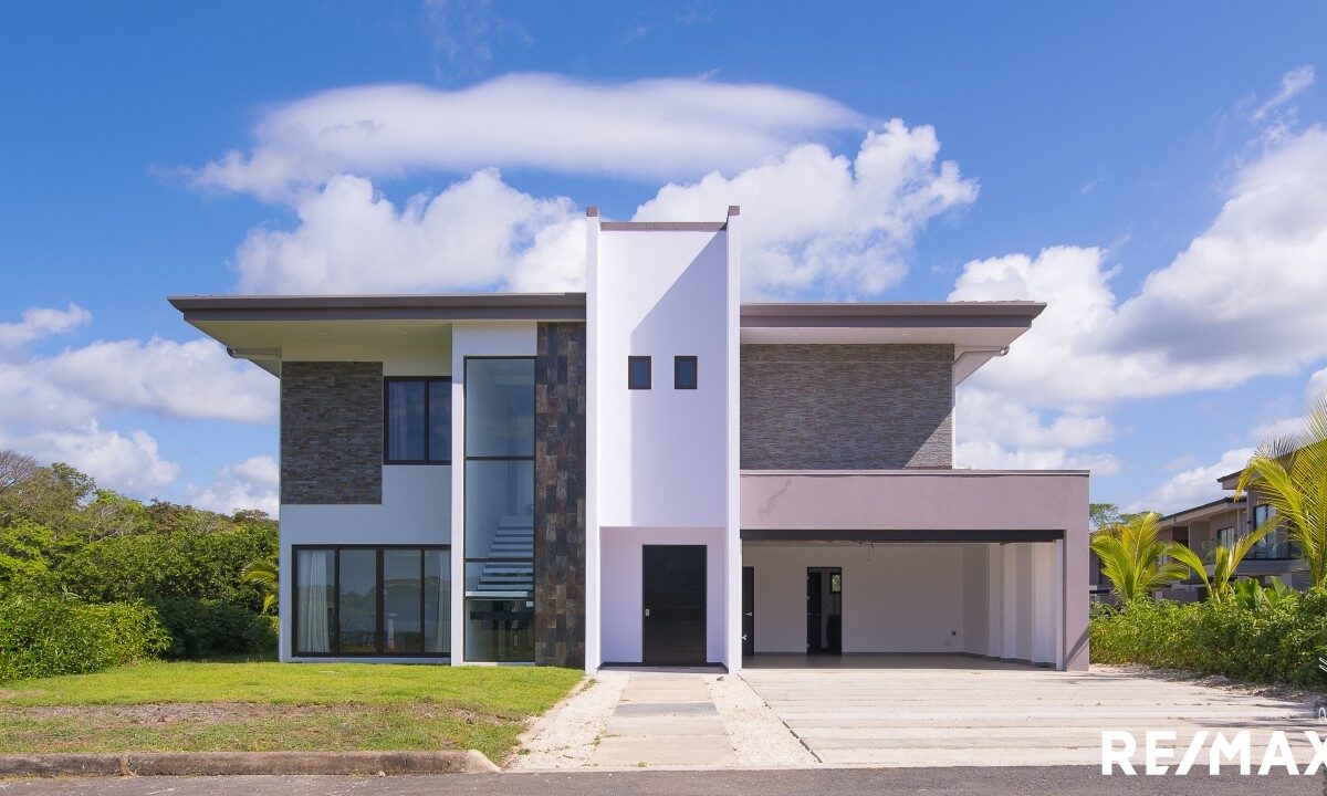 Homes for sale in Hermosa Beach Costa Rica