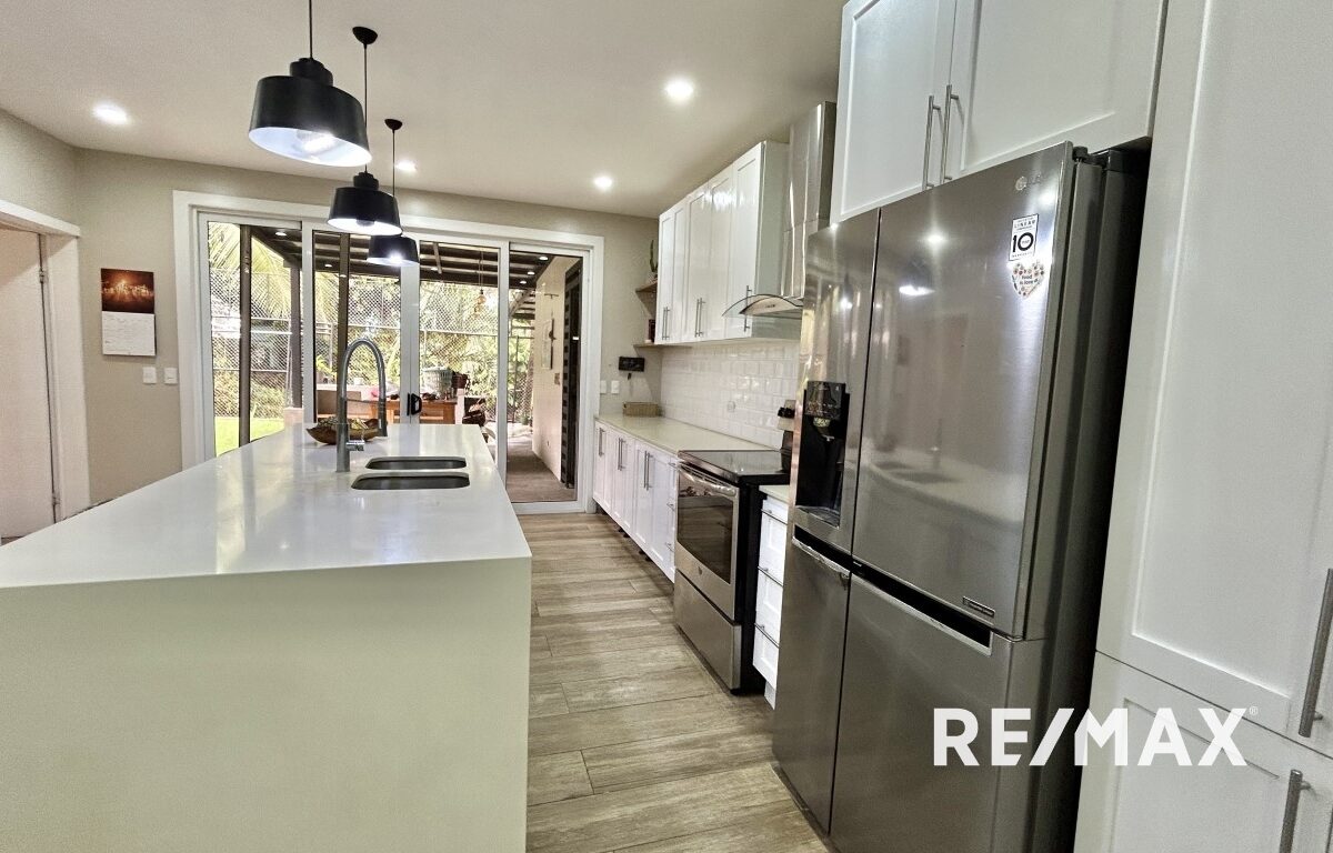 CommercialHotel - B&B for sale in Jaco Beach Costa Rica