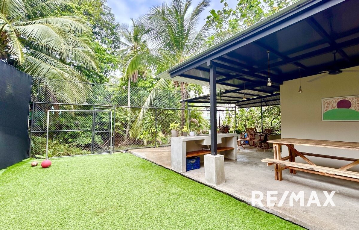 CommercialHotel - B&B for sale in Jaco Beach Costa Rica