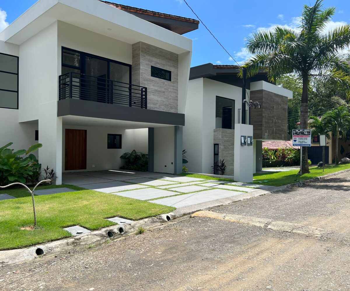 Homes for sale in Hermosa Beach Costa Rica