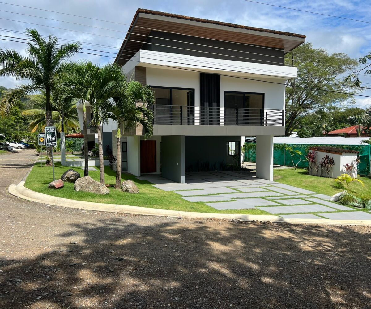 Homes for sale in Hermosa Beach Costa Rica