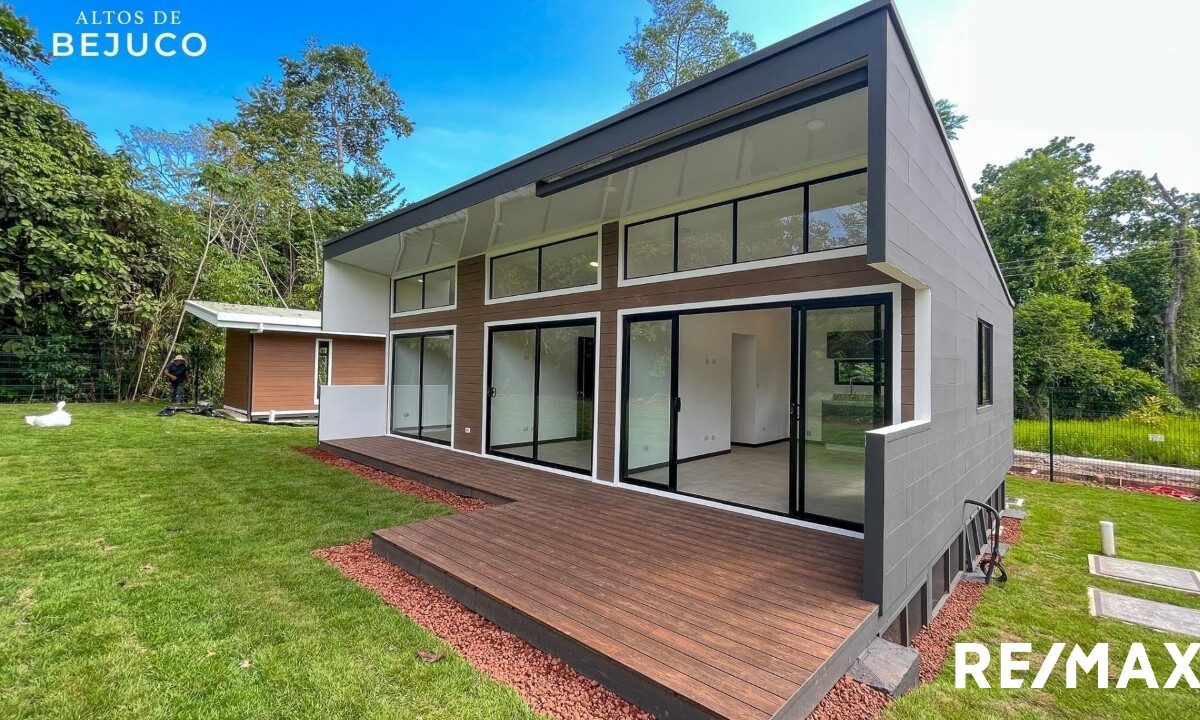 Homes for sale in Parrita Costa Rica