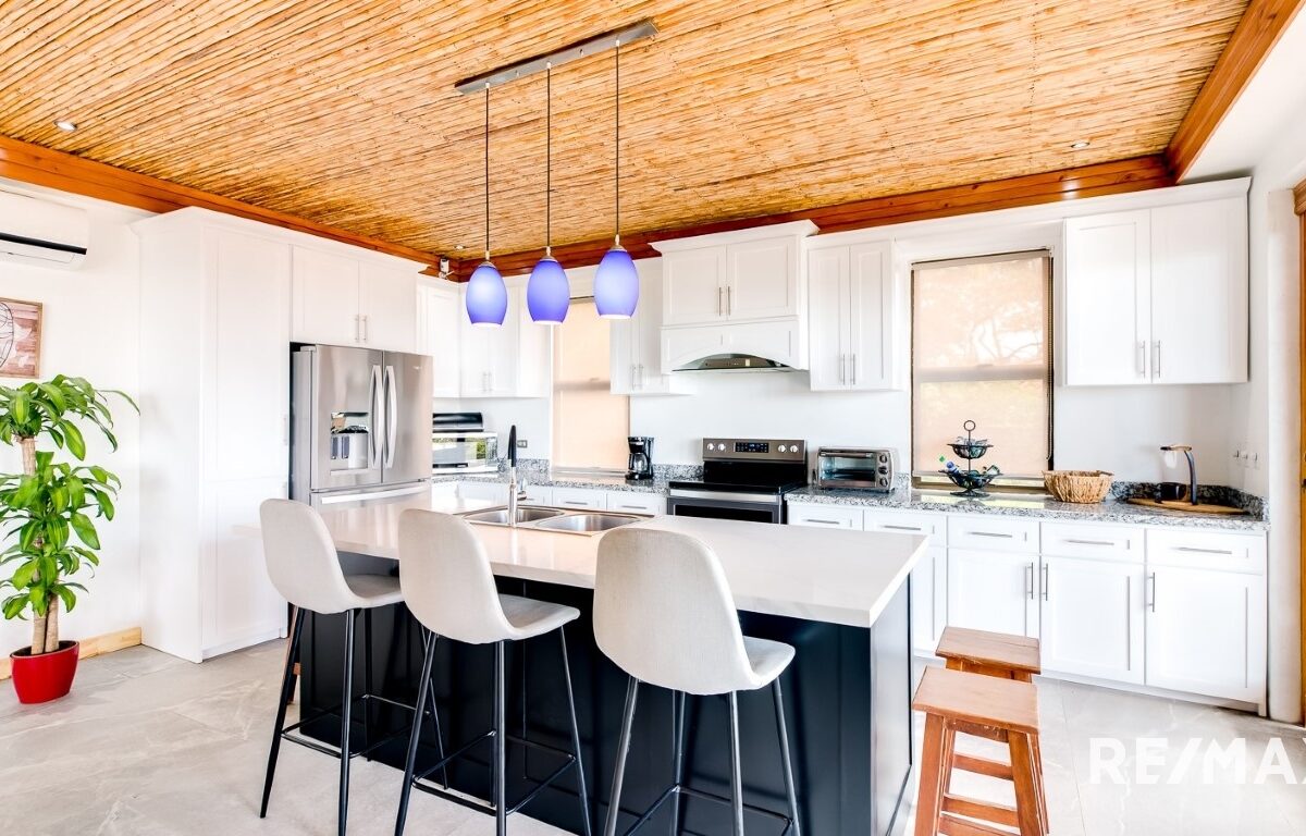 Homes for sale in Hermosa Beach Costa Rica