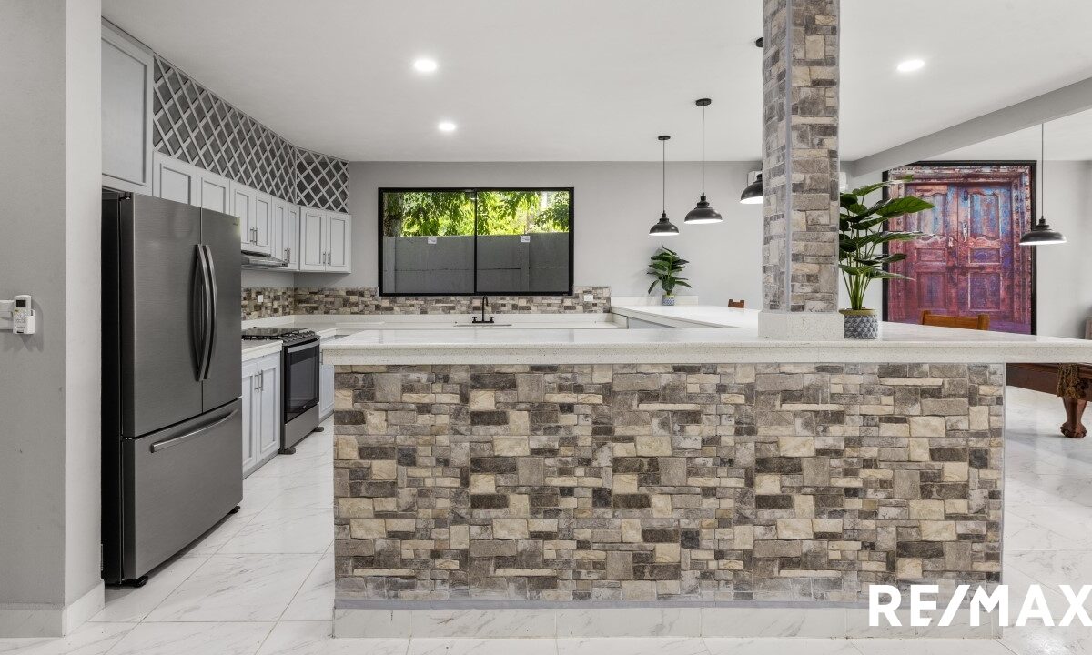 CommercialHotel - B&B for sale in Jaco Beach Costa Rica