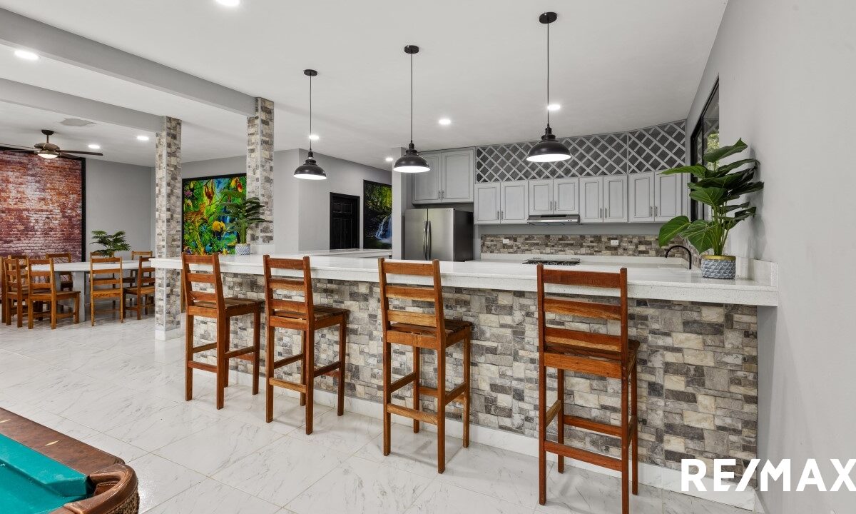 CommercialHotel - B&B for sale in Jaco Beach Costa Rica