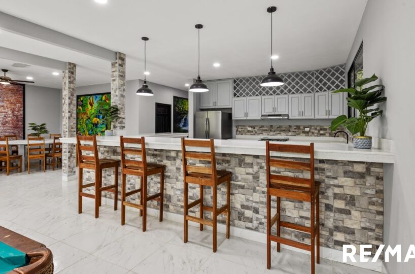 CommercialHotel - B&B for sale in Jaco Beach Costa Rica