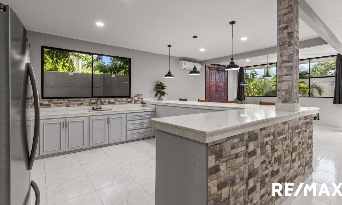 CommercialHotel - B&B for sale in Jaco Beach Costa Rica