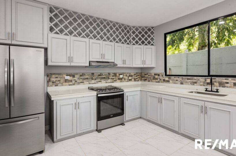 CommercialHotel - B&B for sale in Jaco Beach Costa Rica