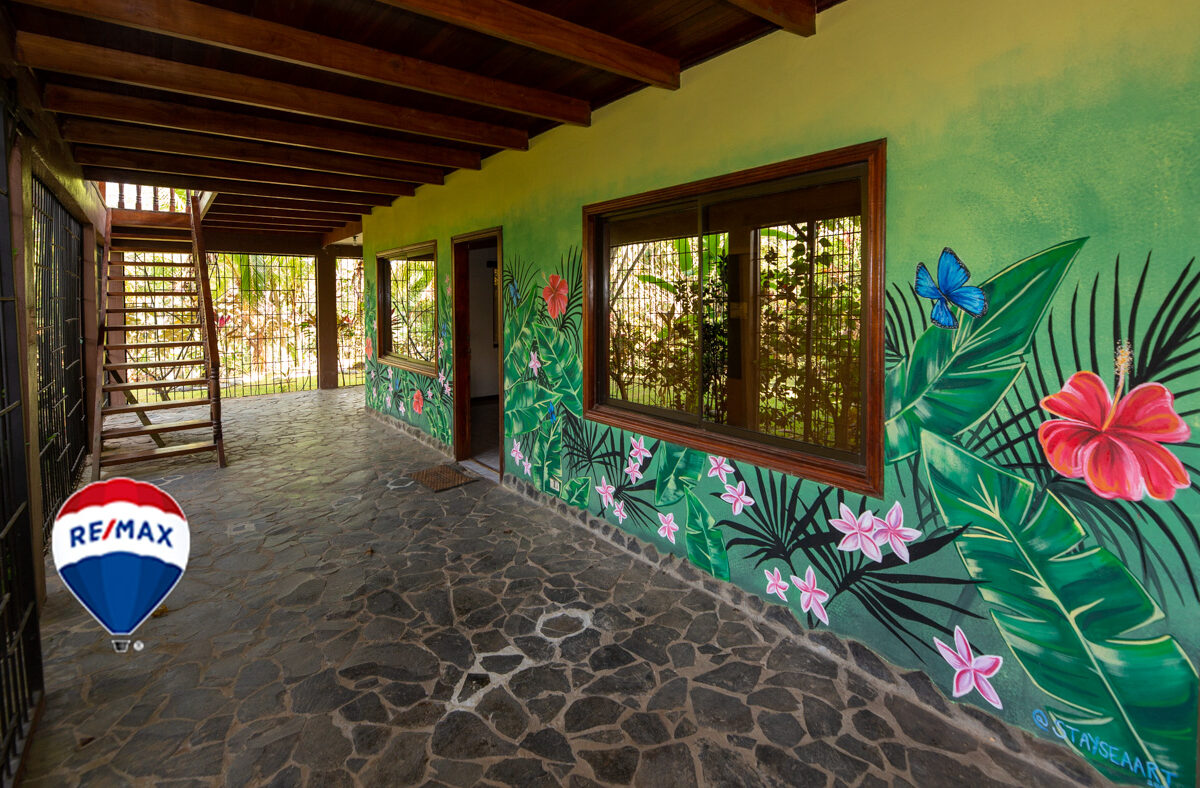 Hotel - B&B for sale in Esterillos Costa Rica