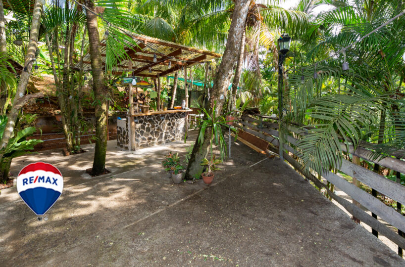 Hotel - B&B for sale in Esterillos Costa Rica