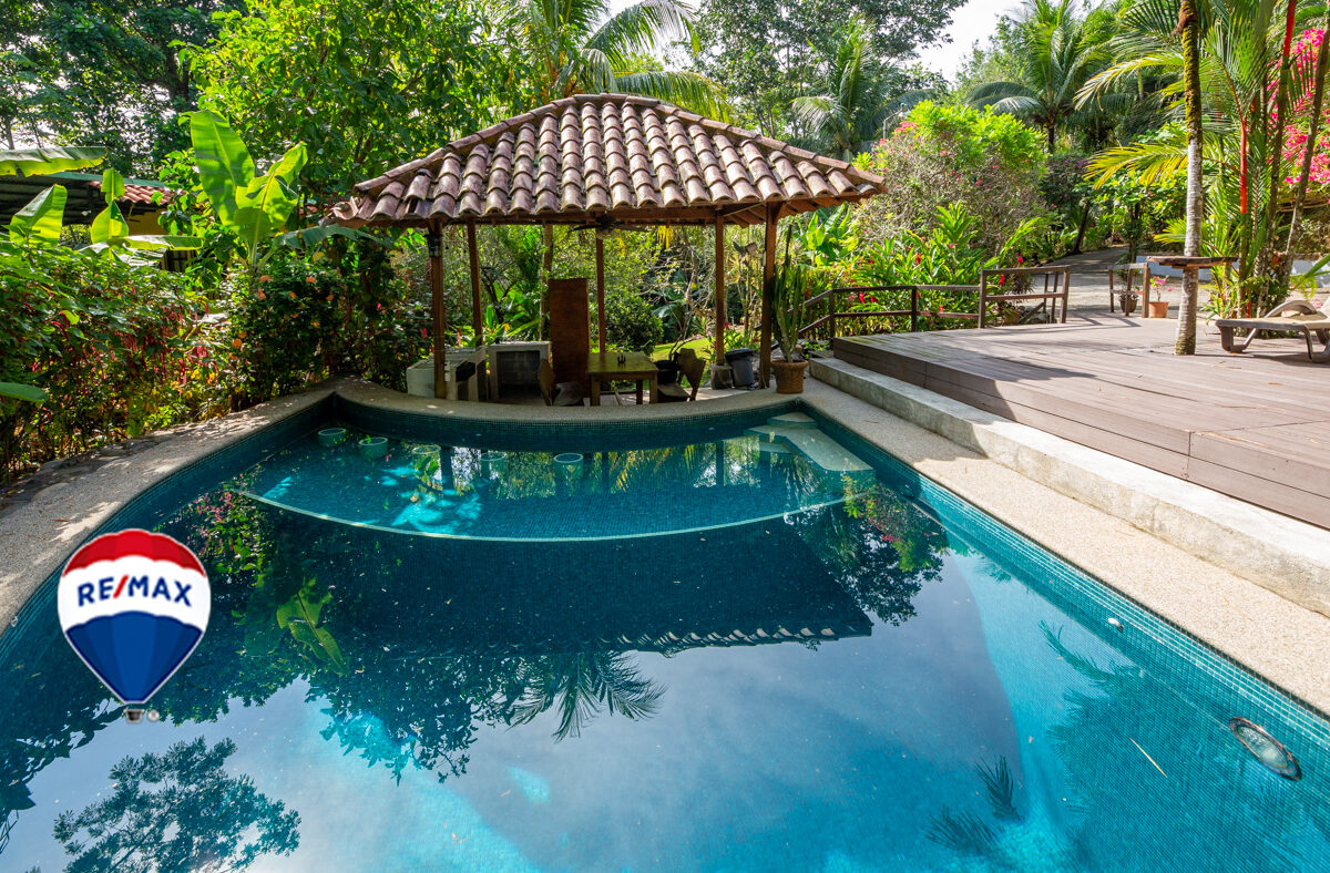 Hotel - B&B for sale in Esterillos Costa Rica