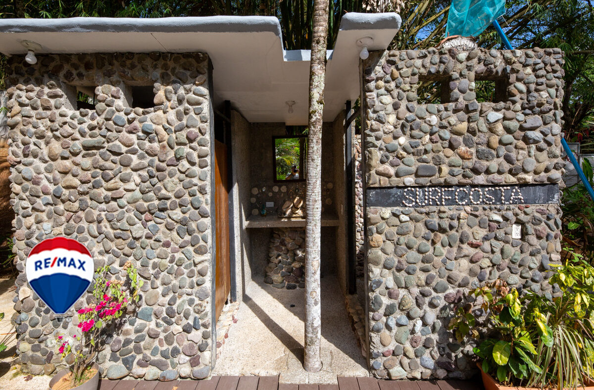 Hotel - B&B for sale in Esterillos Costa Rica