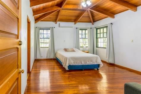 CommercialHotel - B&B for sale in La Garita Costa Rica