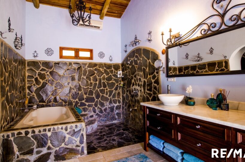 Homes for sale in Hermosa Beach Costa Rica