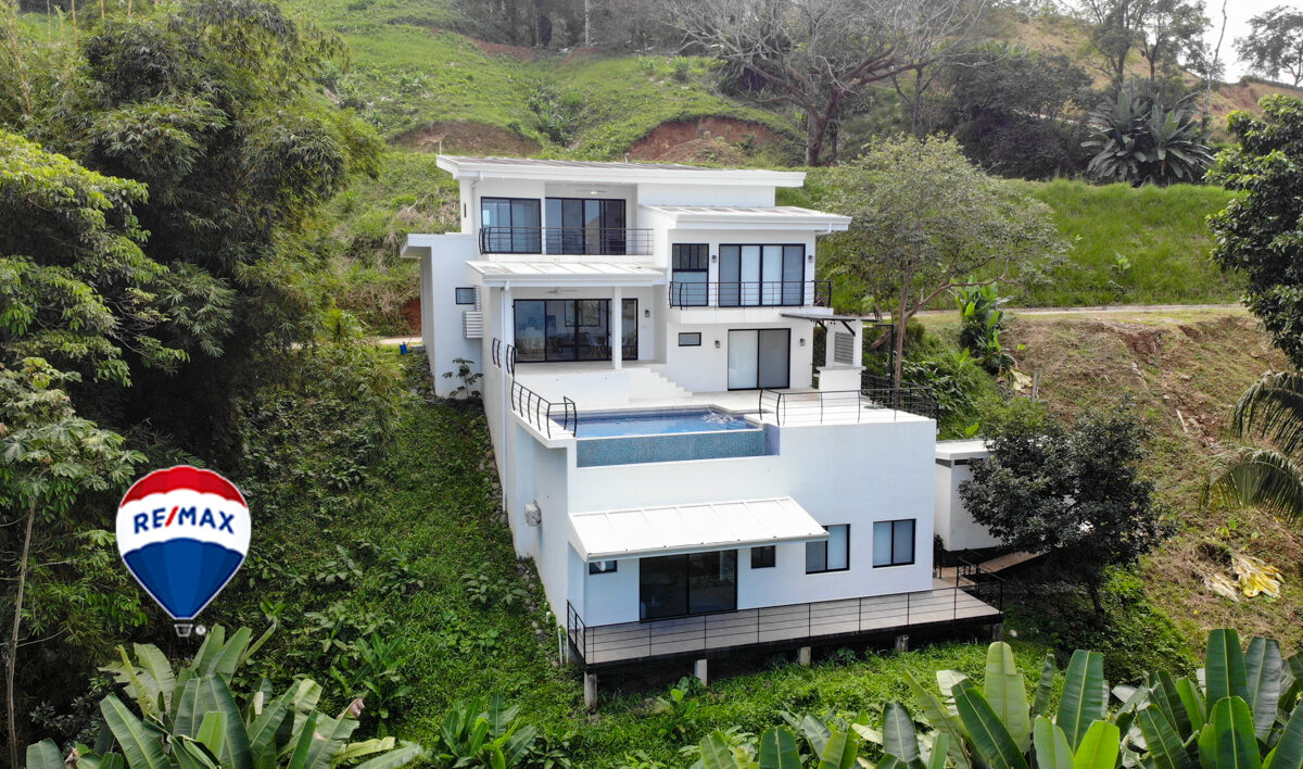 Homes for sale in Tarcoles Costa Rica