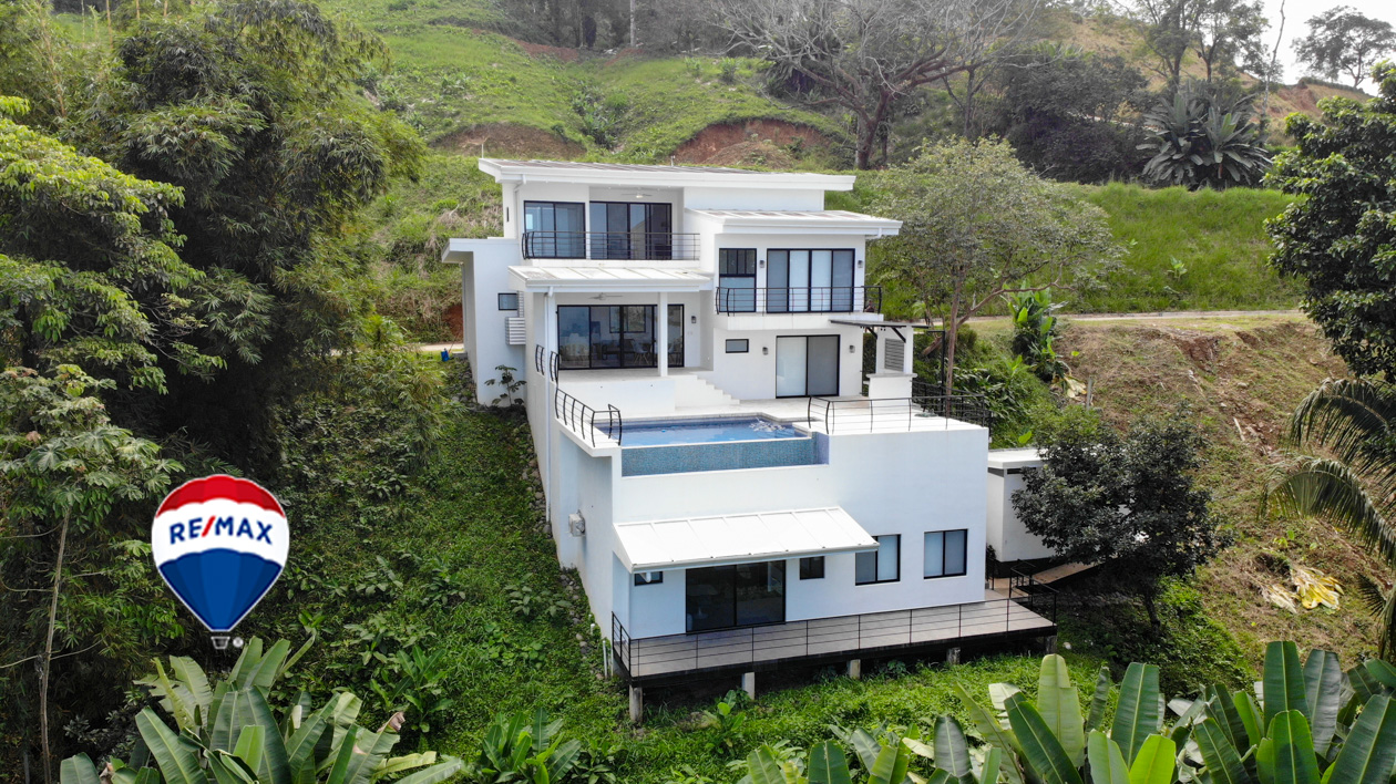 Homes for sale in Tarcoles Costa Rica