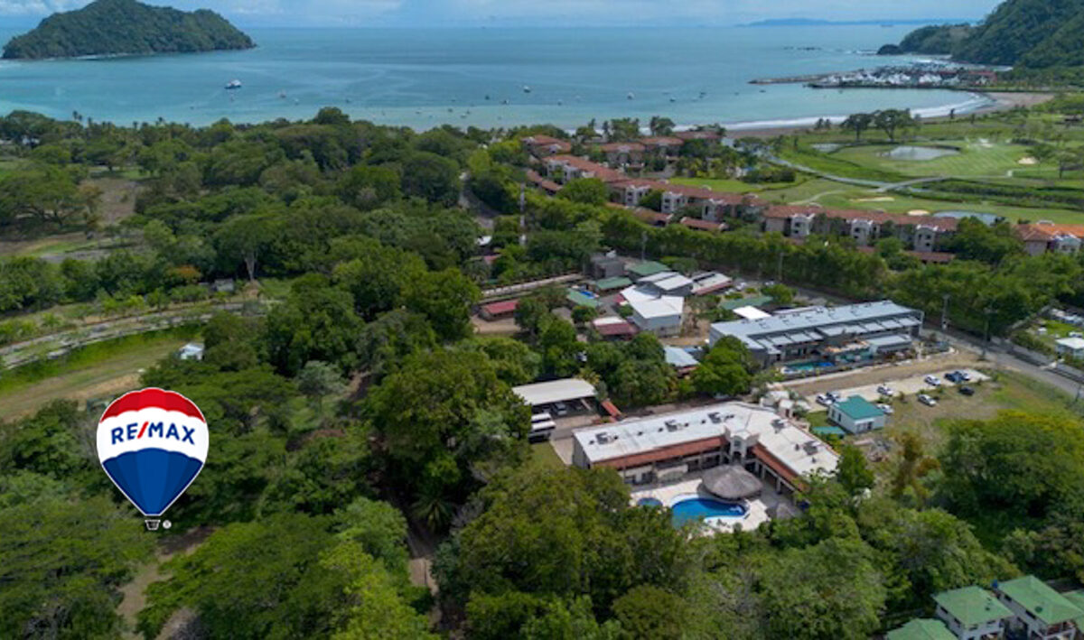 Hotel - B&B for sale in Herradura Bay Costa Rica