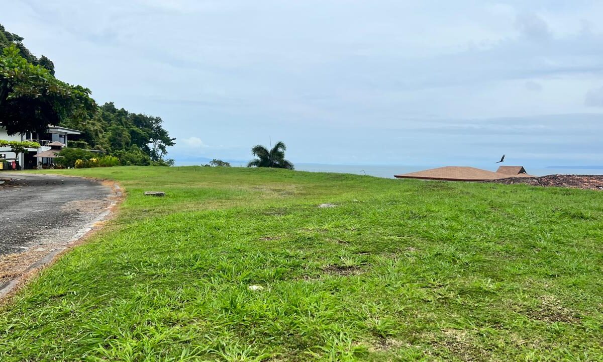 Building Lots for sale in Hermosa BeachHerradura BayPunta Leona Costa Rica