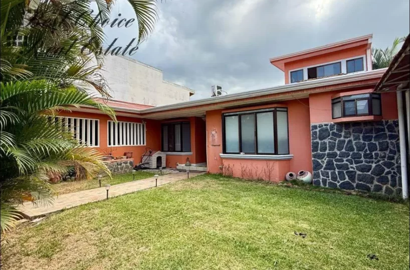 Two-Story House for Sale in Belén