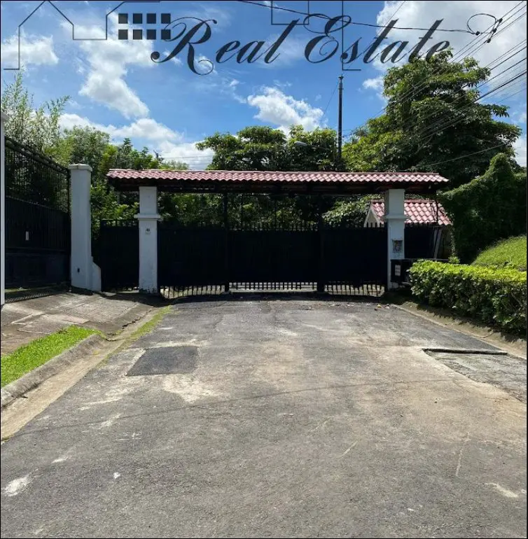 Large and Beautiful one-story Condominium House for rent & sale Ciudad Cariari