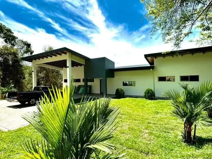 Home and Guest with 3 acres in exclusive private community – 400051521032