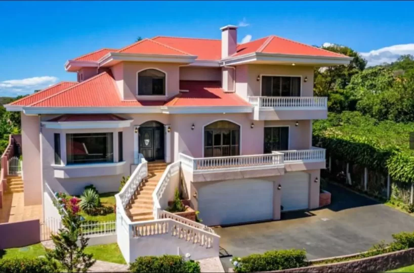 Serene Oasis Home in Grecia – Beauty and Tranquility Await