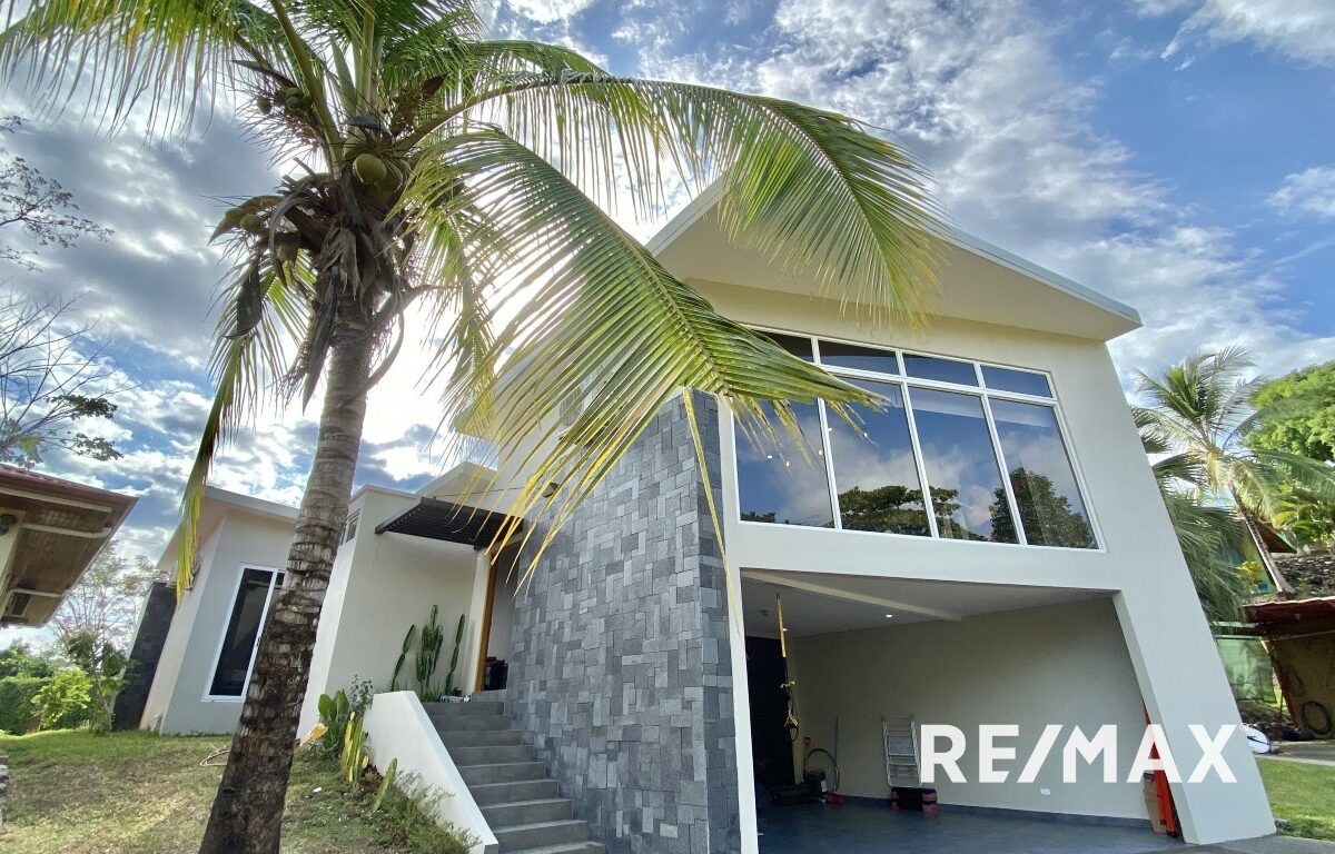 Homes for sale in Hermosa Beach Costa Rica
