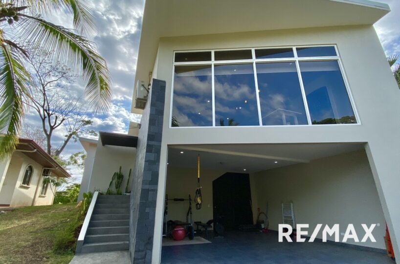 Homes for sale in Hermosa Beach Costa Rica