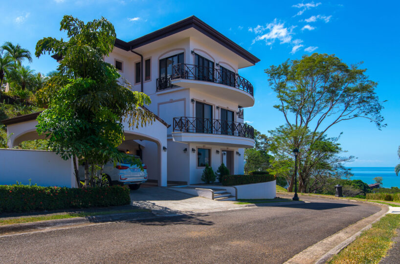 Homes for sale in Tarcoles Costa Rica