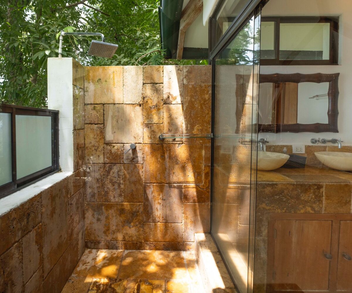 CommercialHotel - B&B for sale in Herradura BayTarcoles Costa Rica