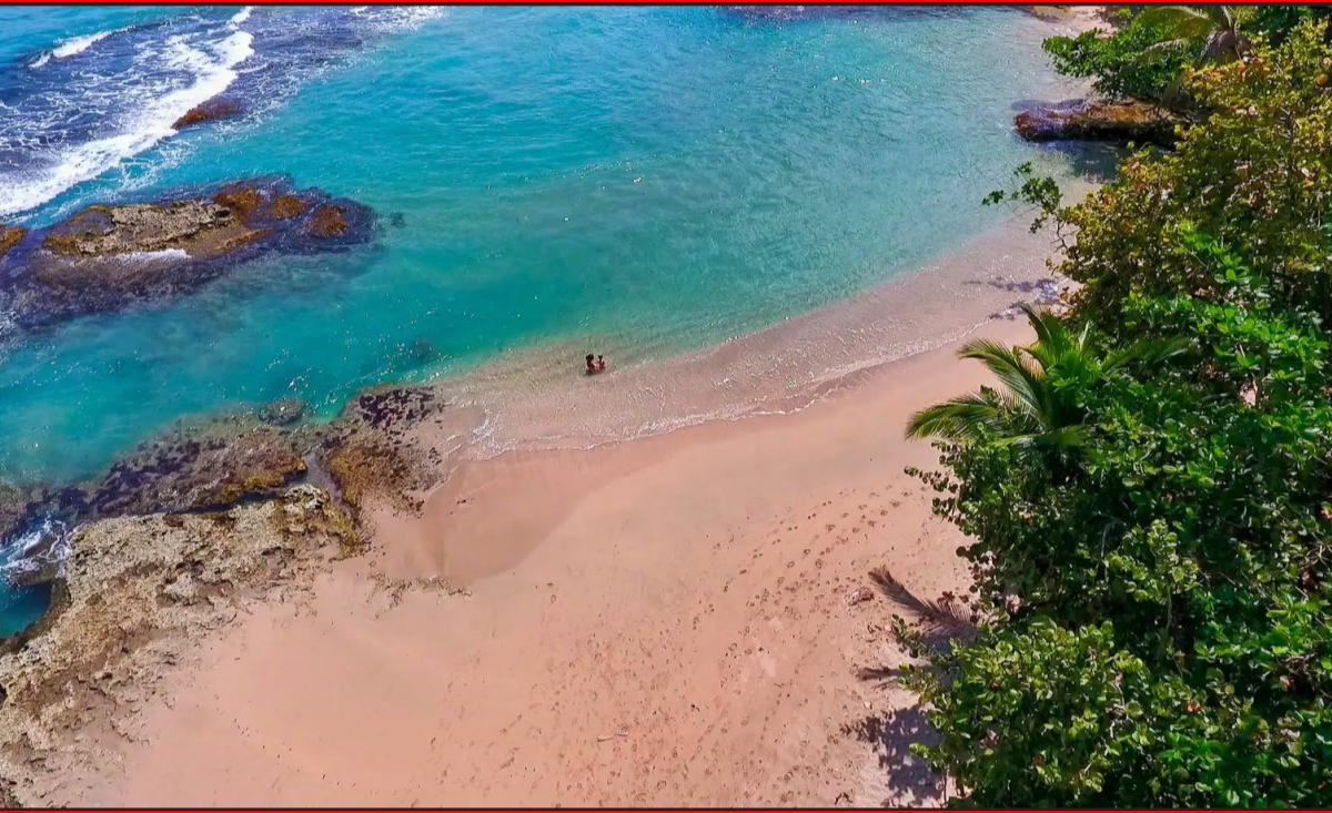 CommercialHotel - B&B for sale in Playa Chiquita Costa Rica