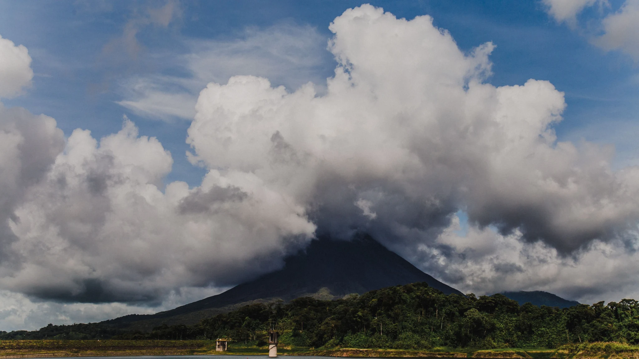 Lake Arenal and volcano land, Costa Rica