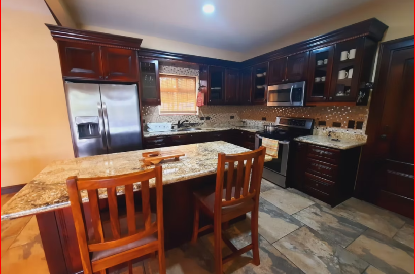 HomesHotel - B&B for sale in Lake Arenal Costa Rica