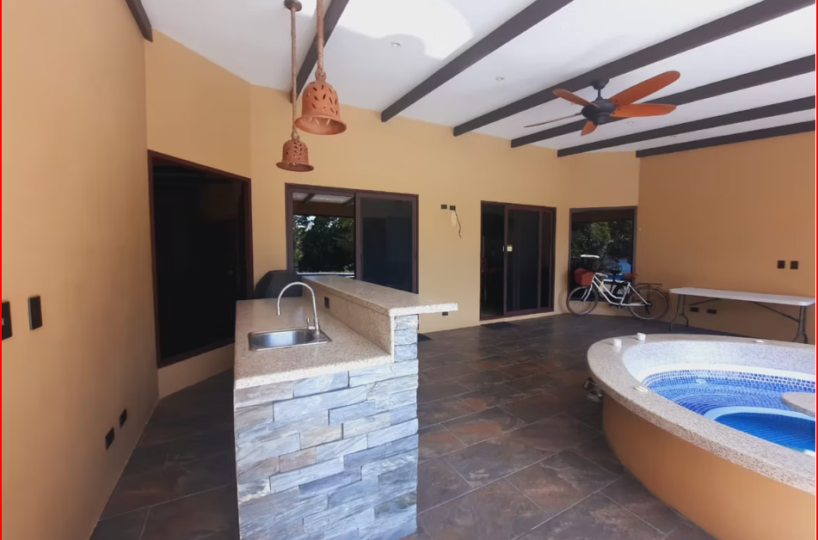 HomesHotel - B&B for sale in Lake Arenal Costa Rica