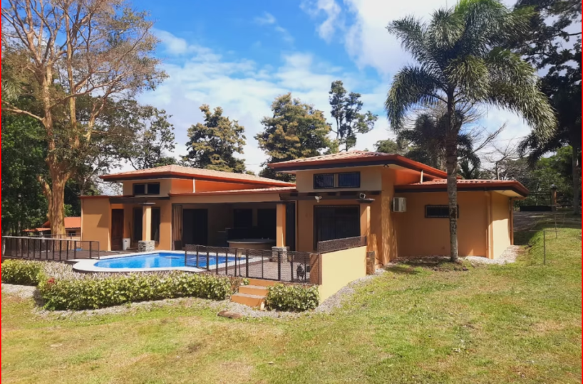 HomesHotel - B&B for sale in Lake Arenal Costa Rica